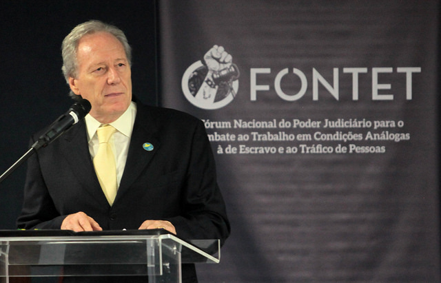 Fórum Nacional do Poder Judiciário para o Combate ao trabalho em Condições Análogos à de Escravo e ao Tráfico de Pessoas (FONATET). Presidente do Conselho Nacional de Justiça (CNJ) e Supremo Tribunal Federal (STF), ministro Ricardo Lewandowski. Foto: Gil Ferreira/Agência CNJ Fórum Nacional do Poder Judiciário para o Combate ao trabalho em Condições Análogos à de Escravo e ao Tráfico de Pessoas (FONATET). Presidente do Conselho Nacional de Justiça (CNJ) e Supremo Tribunal Federal (STF), ministro Ricardo Lewandowski. Foto: Gil Ferreira/Agência CNJ